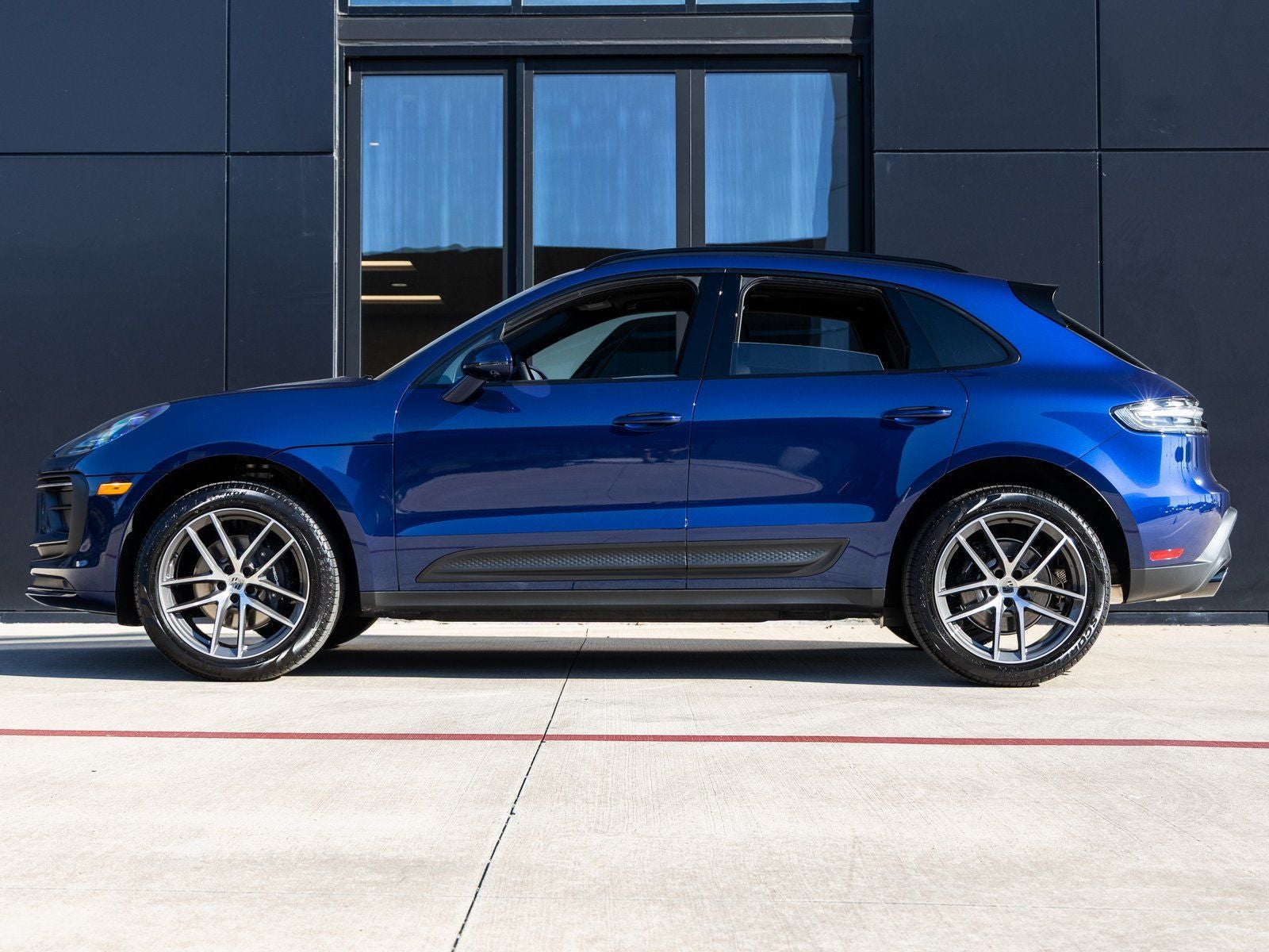 2026 Porsche Macan AWD
