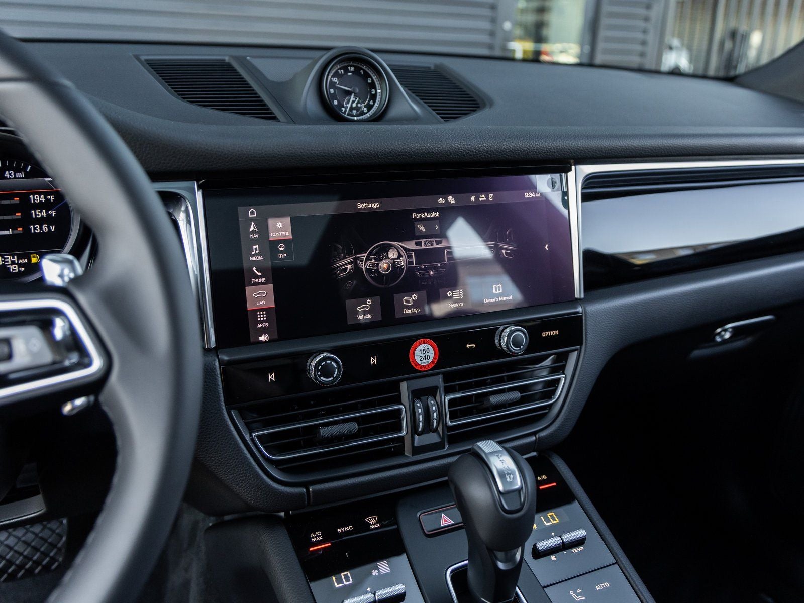 2026 Porsche Macan AWD