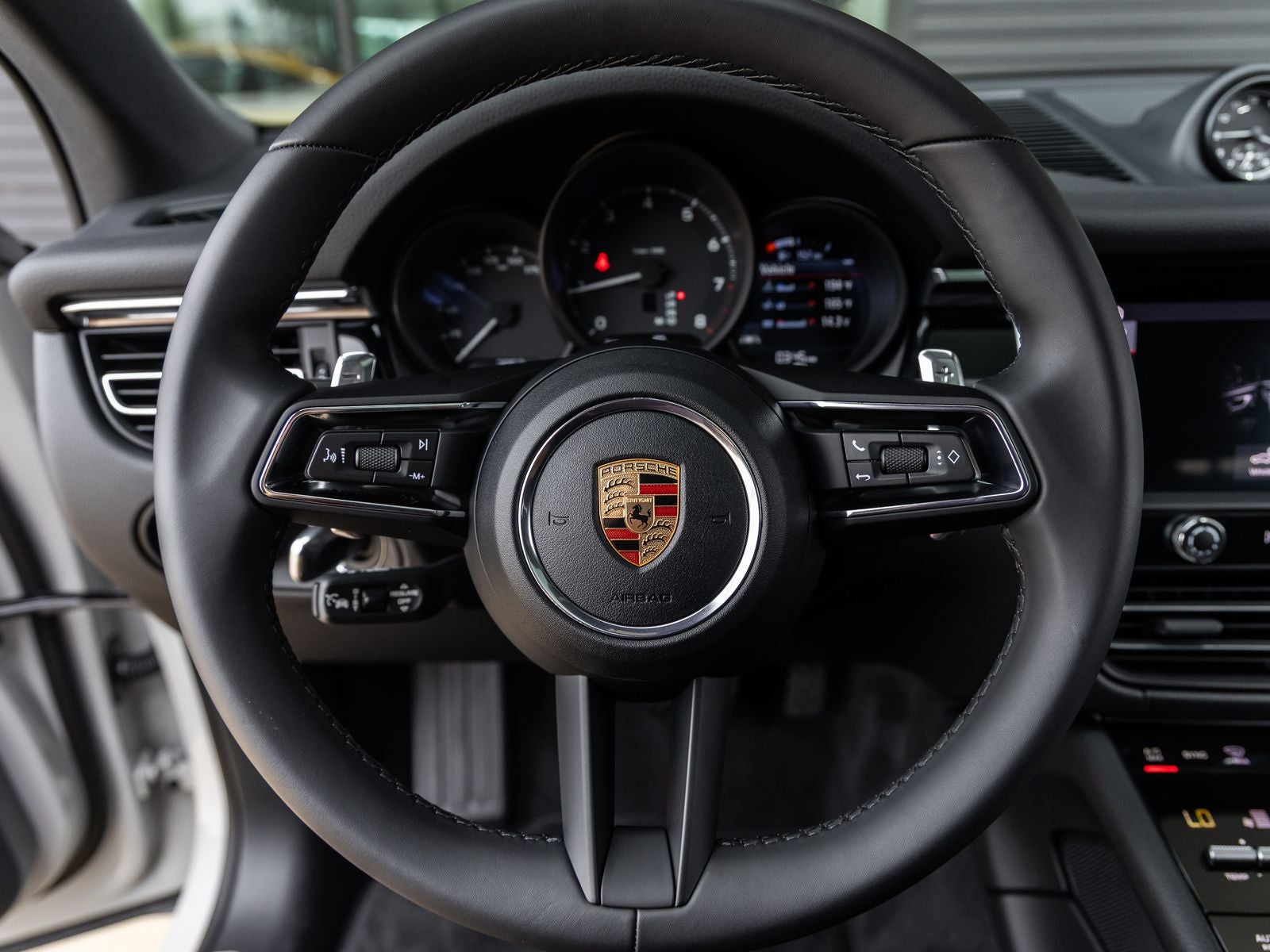 2026 Porsche Macan AWD