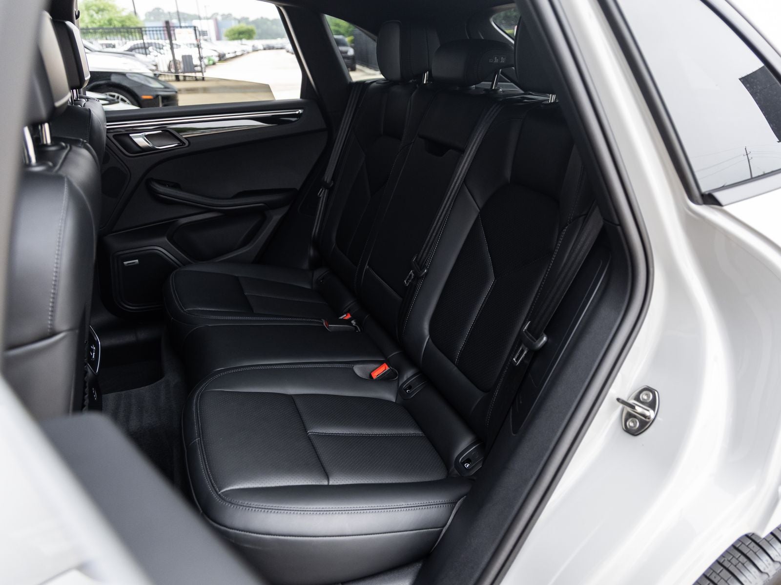 2026 Porsche Macan AWD