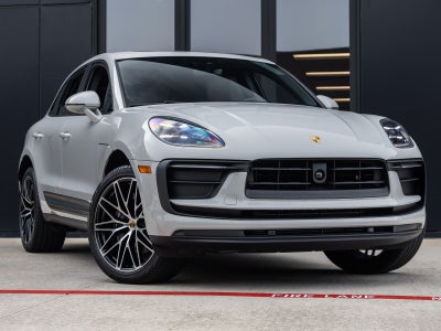 2026 Porsche Macan AWD