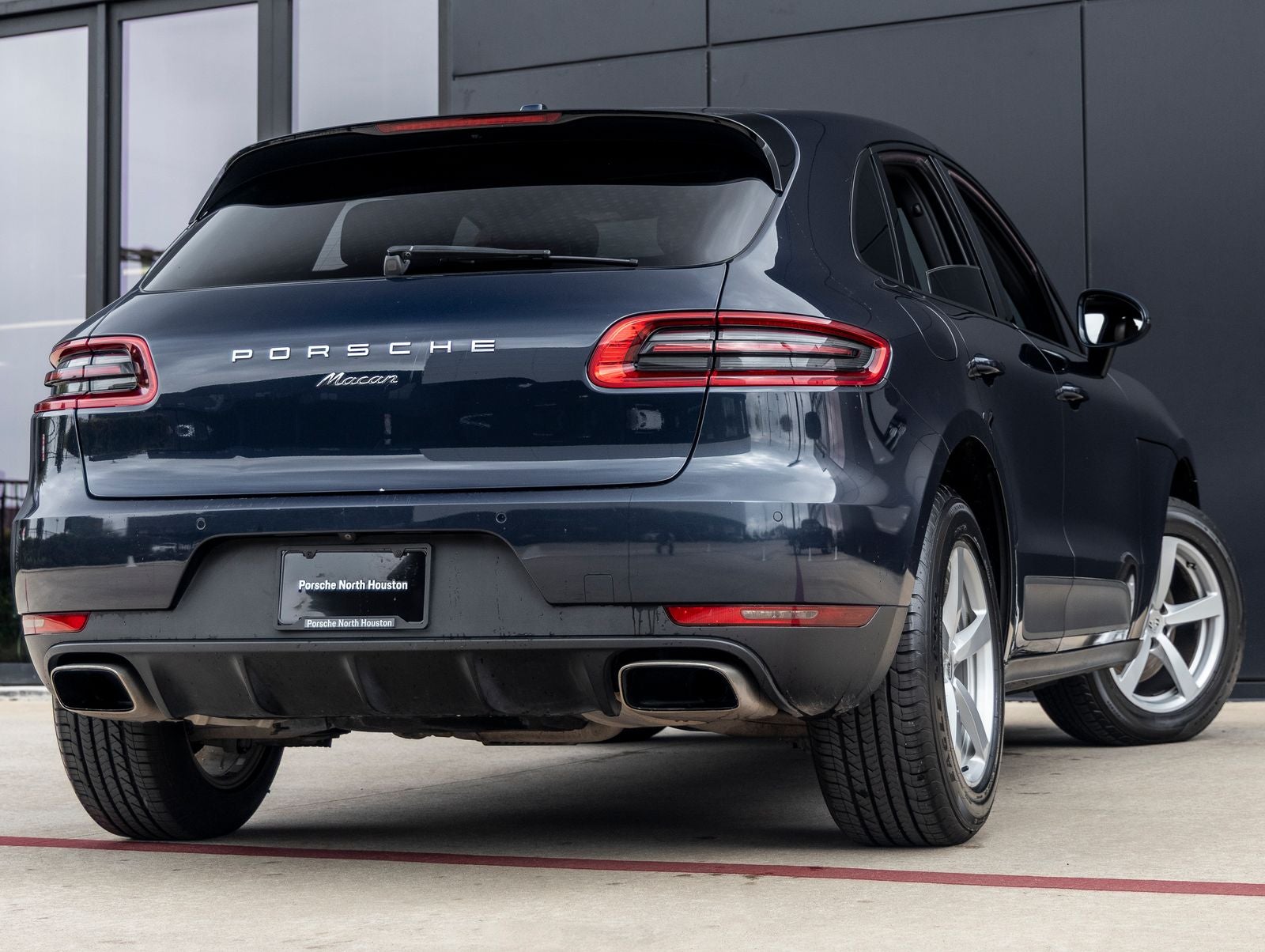 2017 Porsche Macan Macan