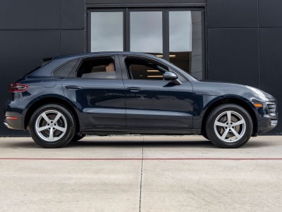 2017 Porsche Macan Macan