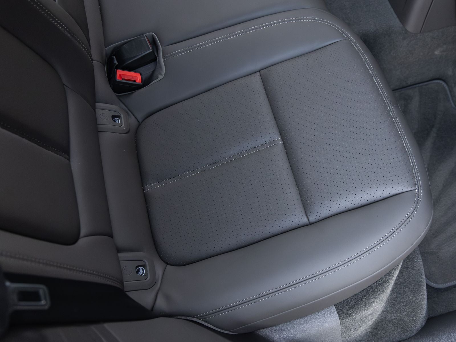 2023 Porsche Macan Macan (MY23)