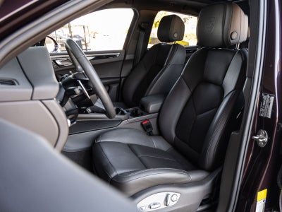 2023 Porsche Macan Macan (MY23)