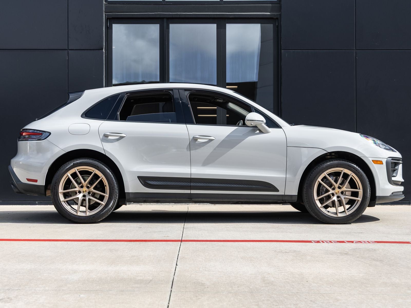 2023 Porsche Macan Macan