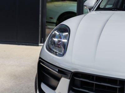 2023 Porsche Macan Macan