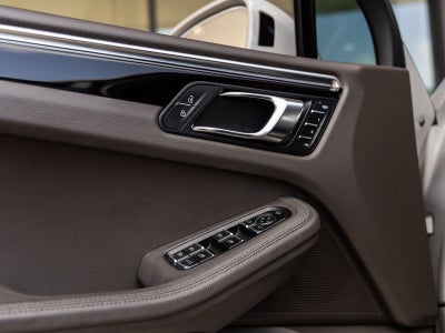 2023 Porsche Macan Macan