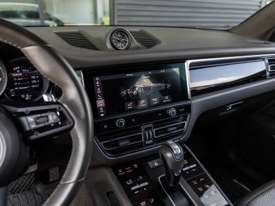 2023 Porsche Macan Macan