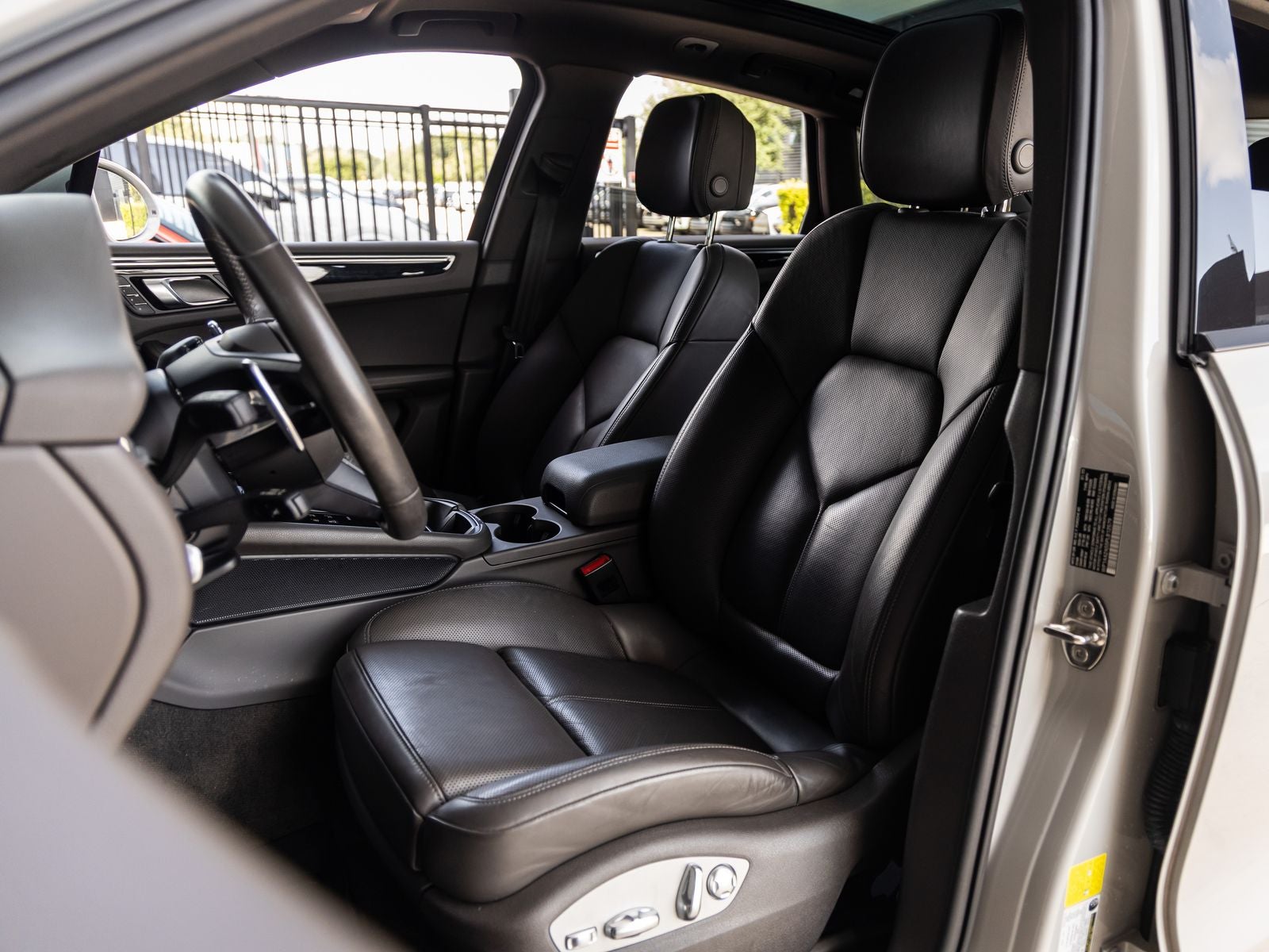 2023 Porsche Macan Macan