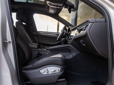 2023 Porsche Macan Macan
