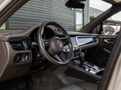 2023 Porsche Macan Macan