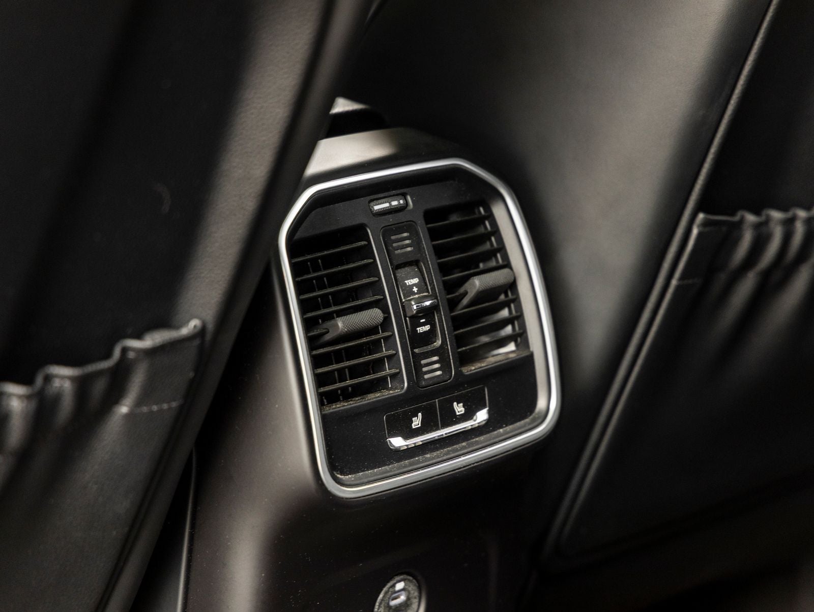 2023 Porsche Macan Macan (MY23)