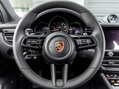 2026 Porsche Macan AWD