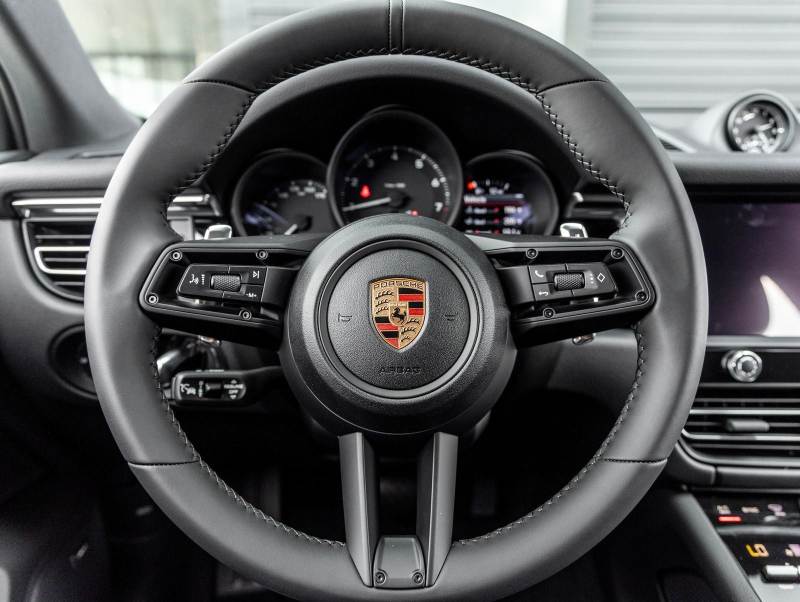 2026 Porsche Macan AWD