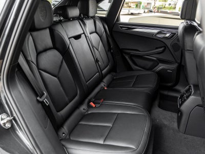 2026 Porsche Macan AWD