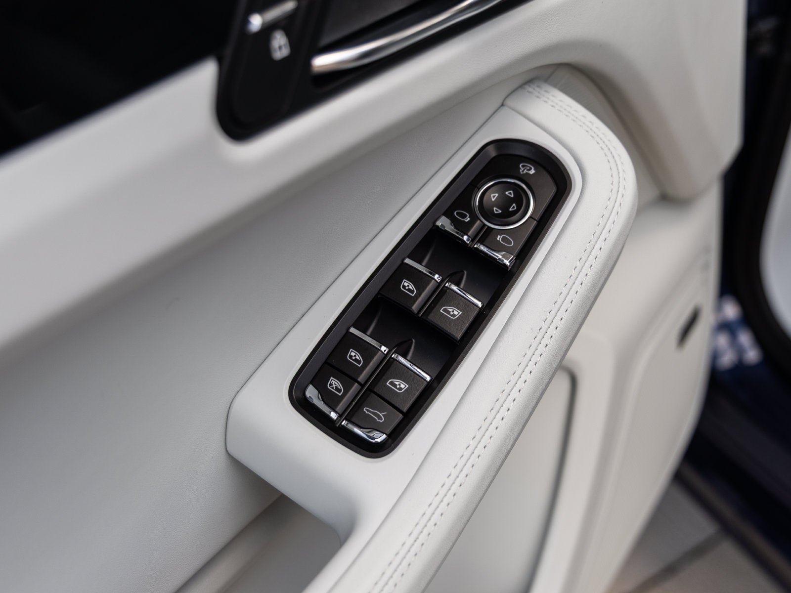 2026 Porsche Macan Macan T