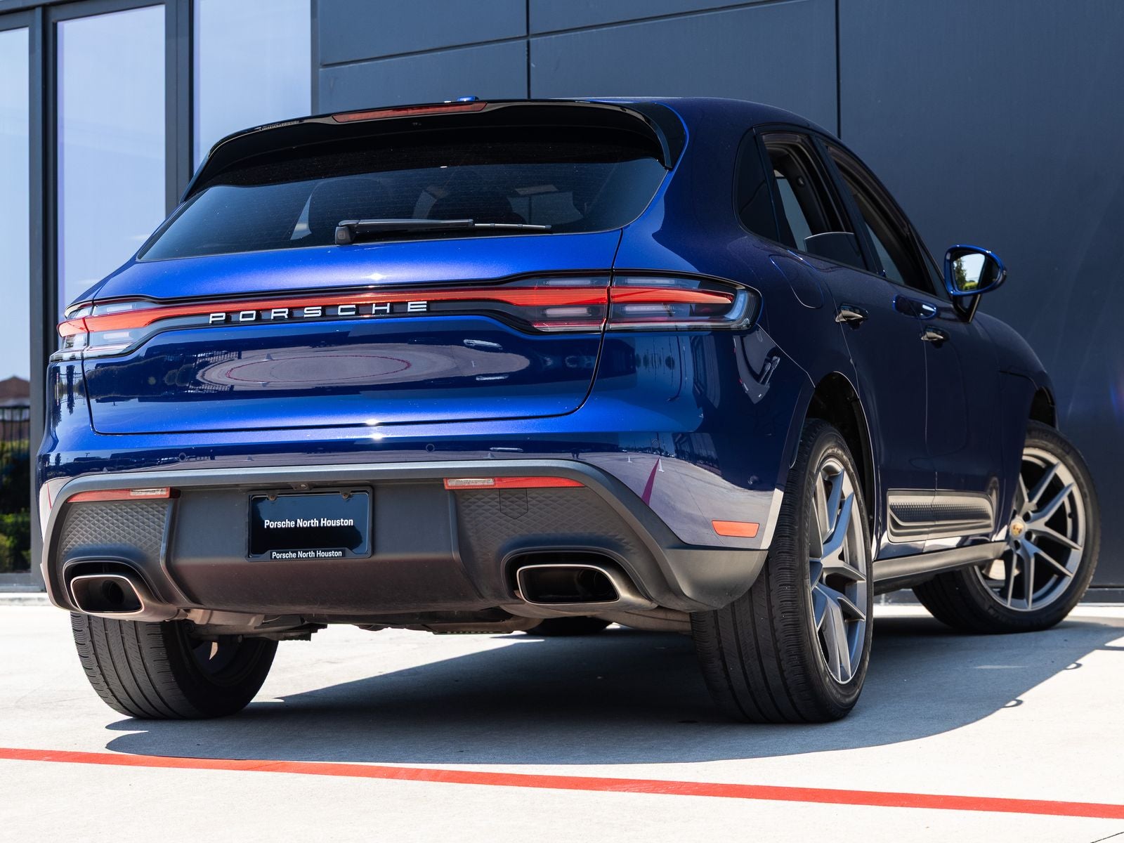 2022 Porsche Macan AWD