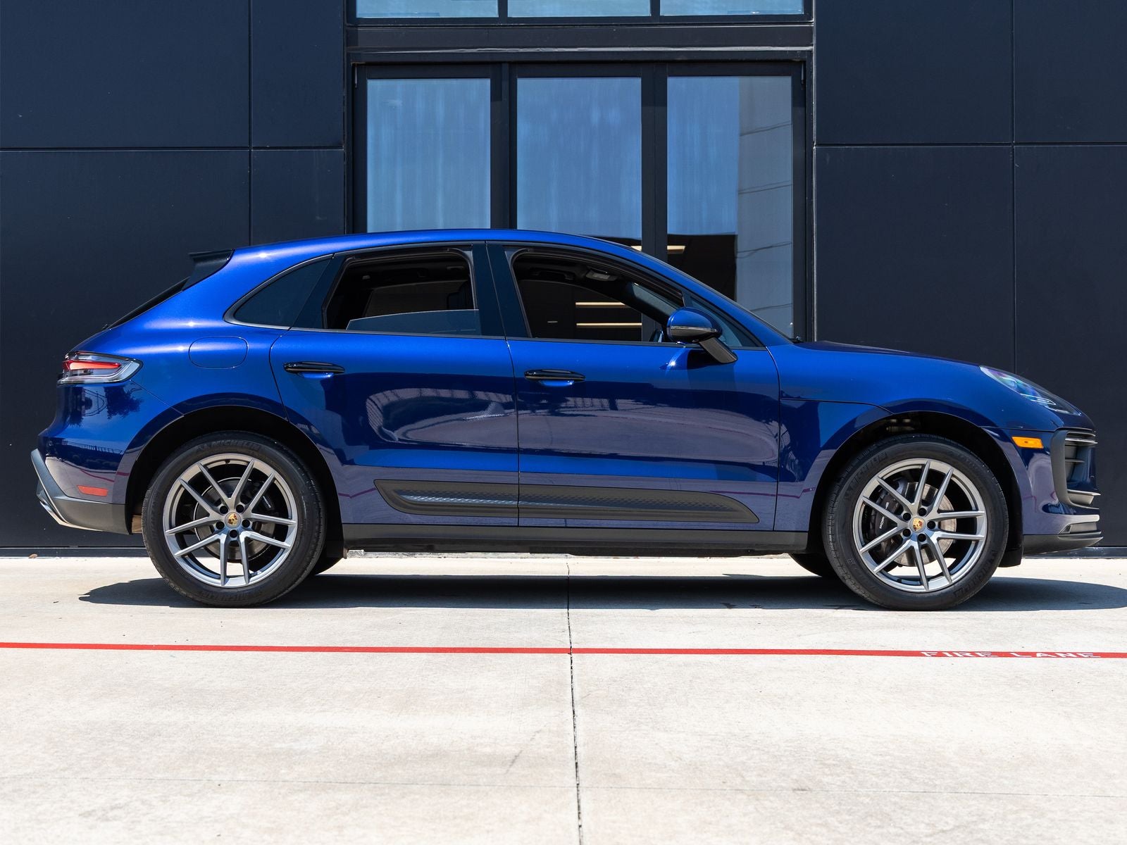 2022 Porsche Macan AWD