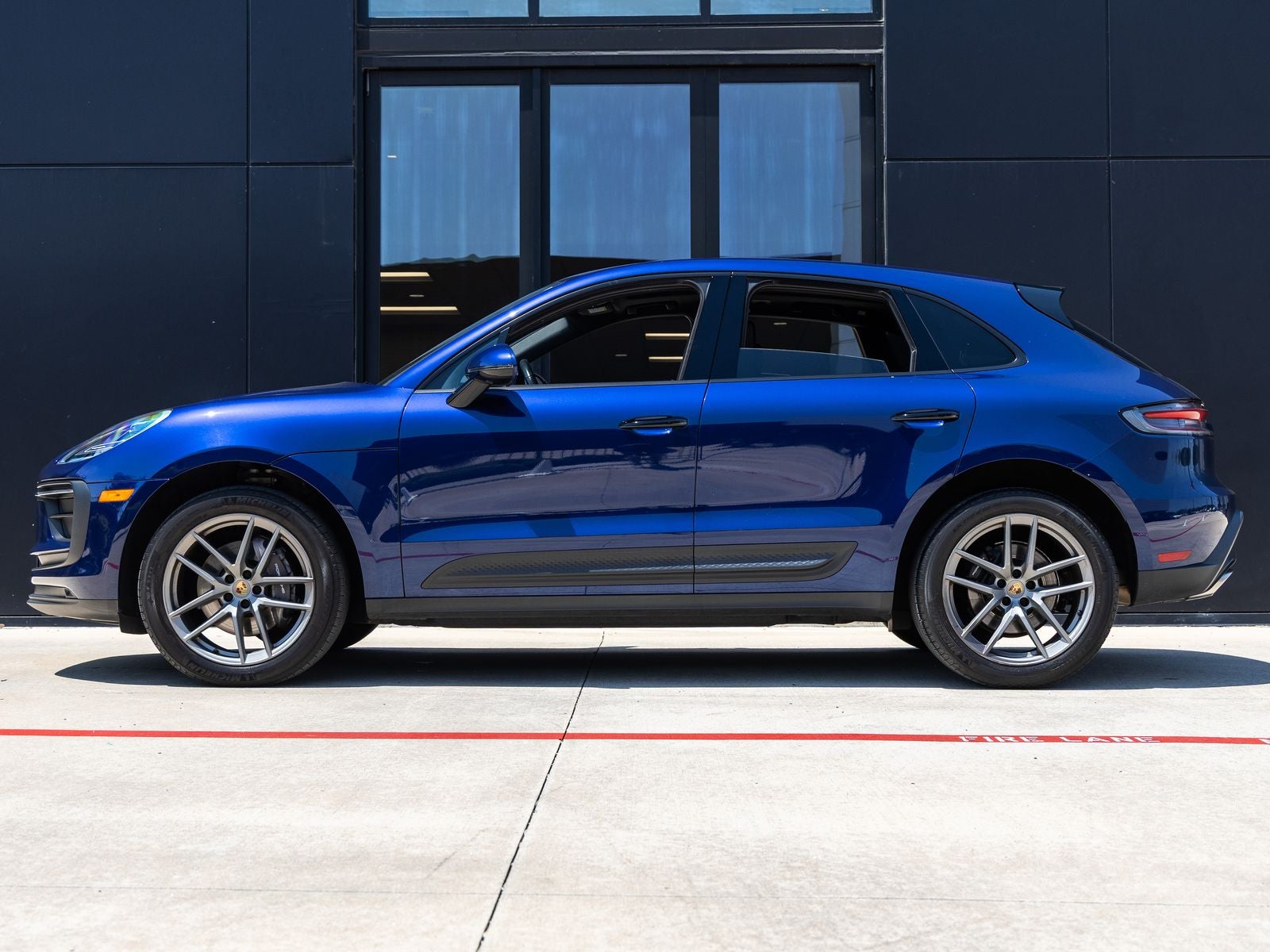 2022 Porsche Macan AWD