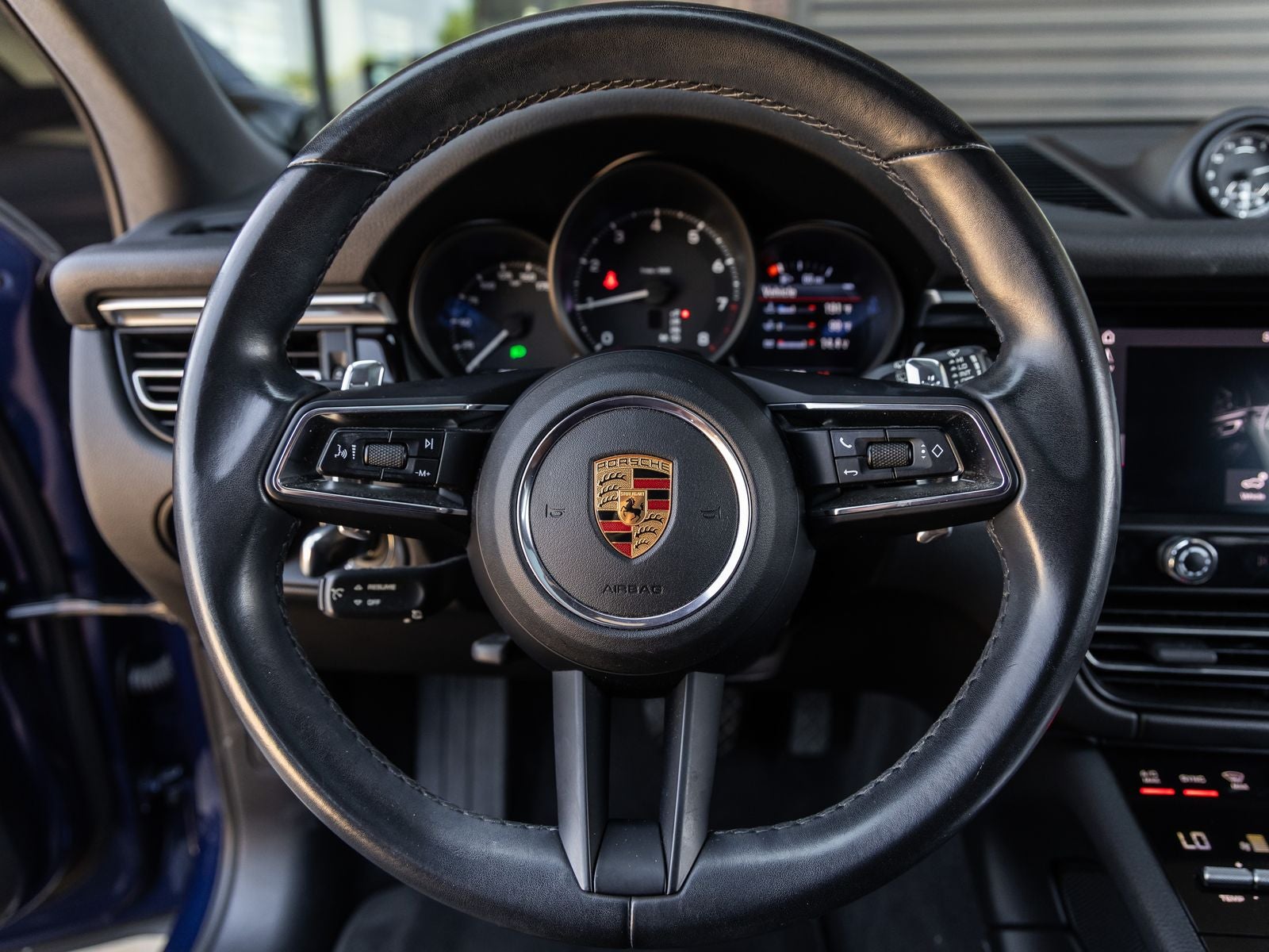 2022 Porsche Macan AWD
