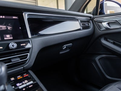 2022 Porsche Macan AWD