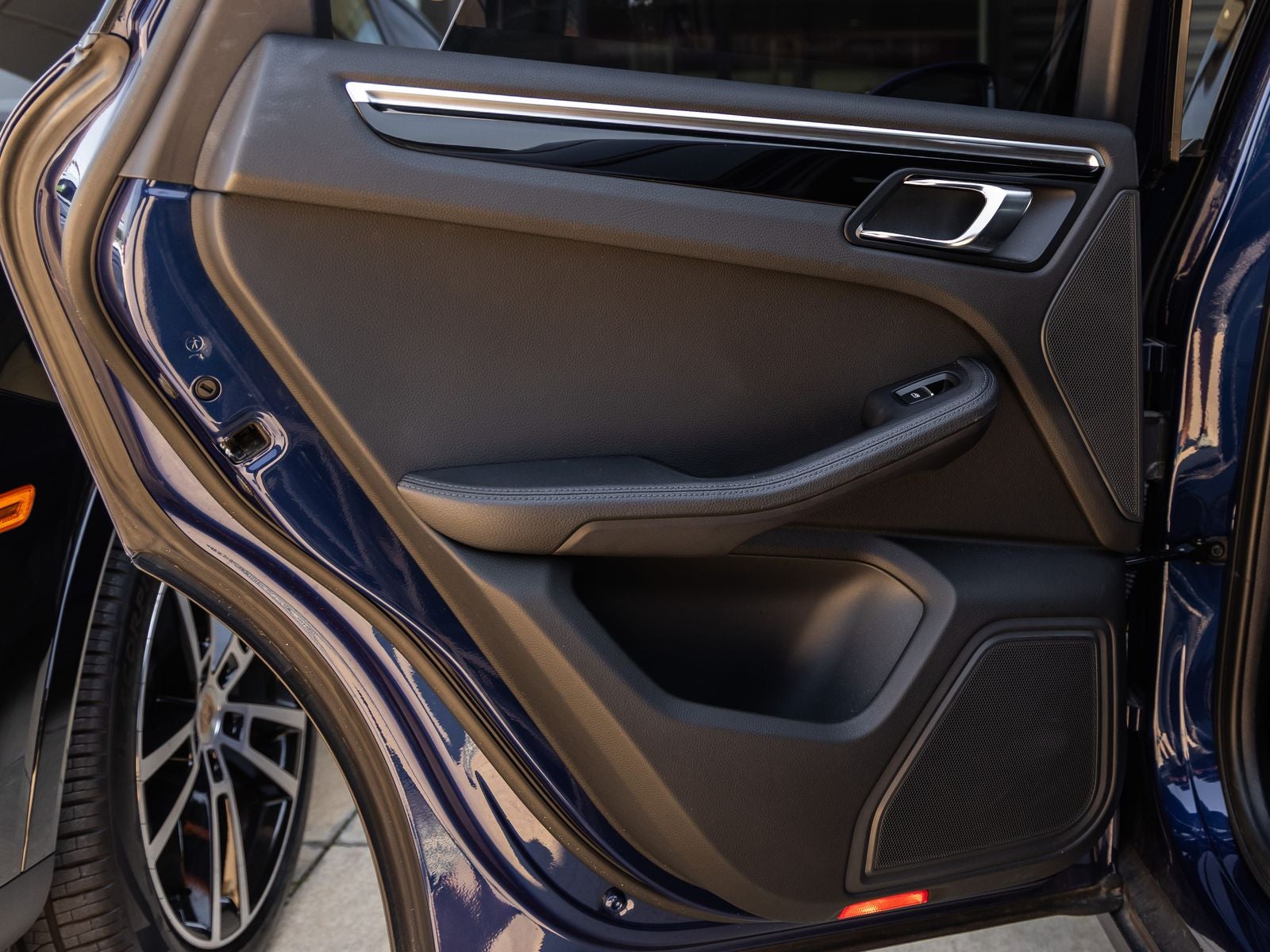 2022 Porsche Macan AWD