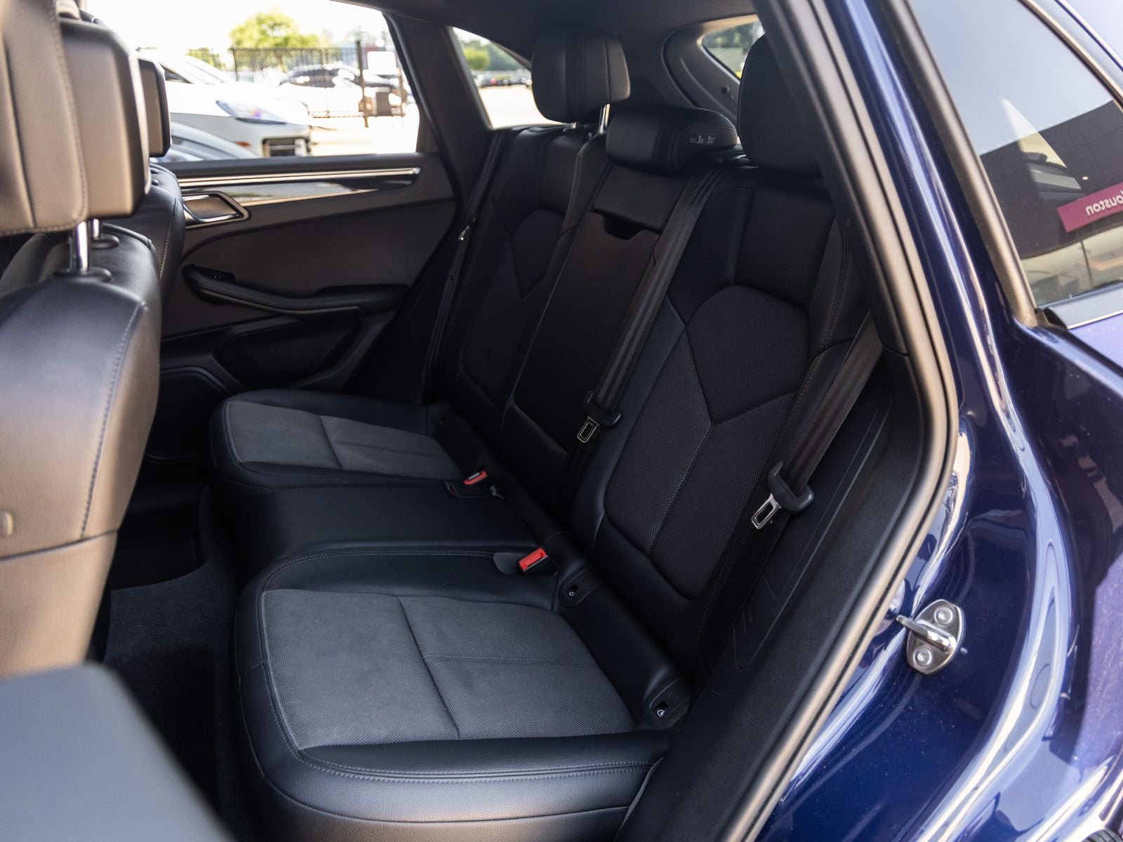 2022 Porsche Macan AWD