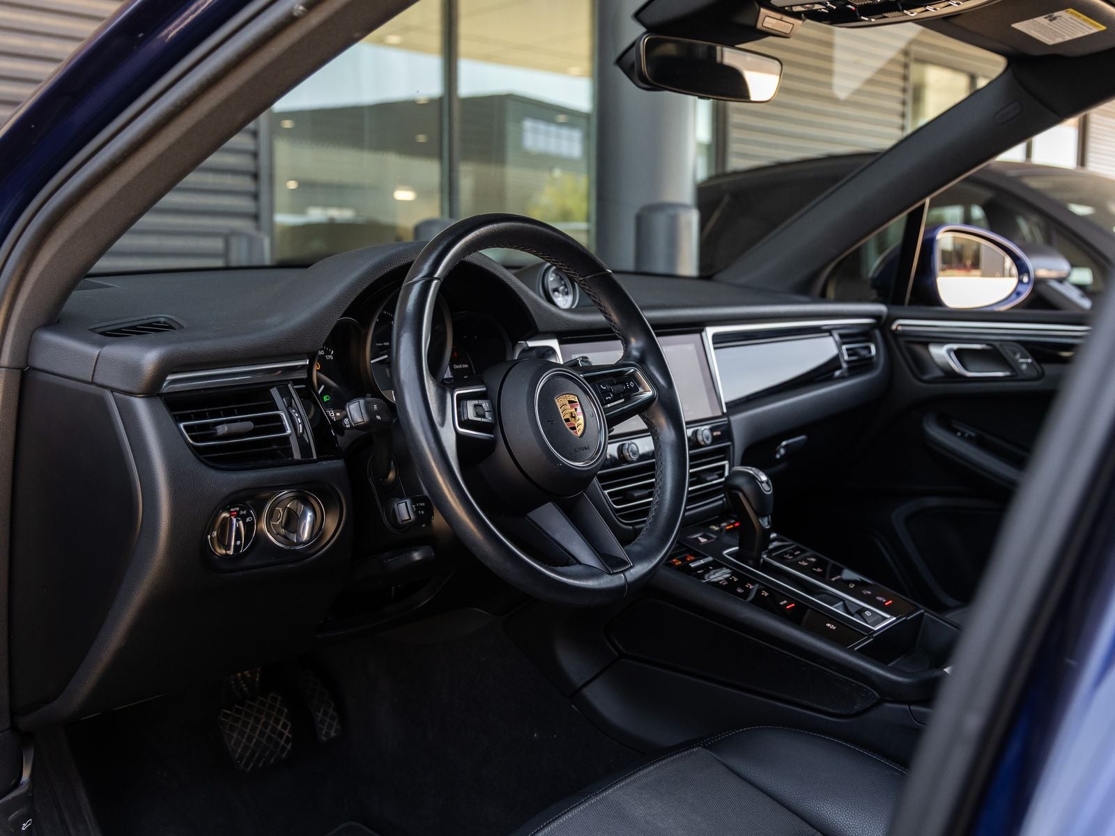2022 Porsche Macan AWD