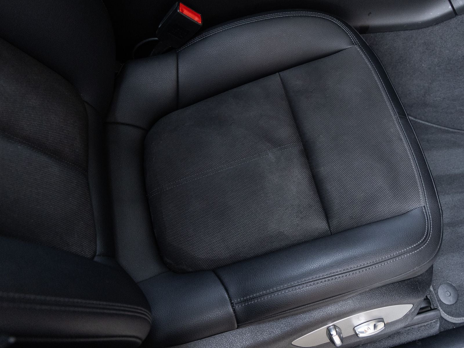 2022 Porsche Macan AWD