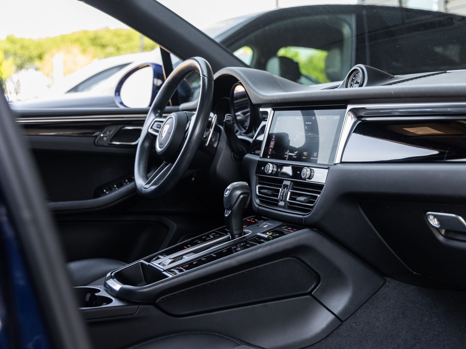 2022 Porsche Macan AWD