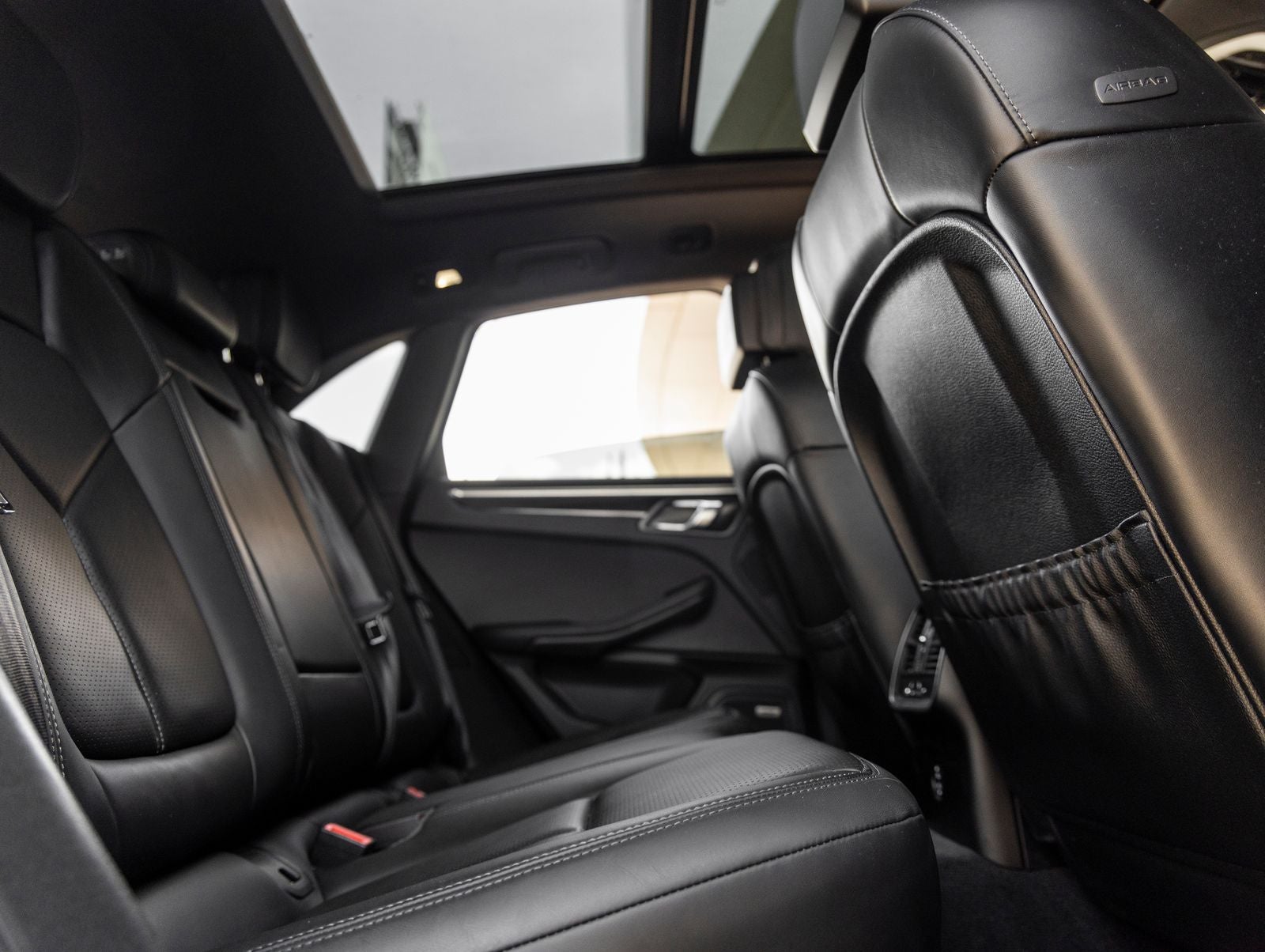 2024 Porsche Macan Macan (MY24)