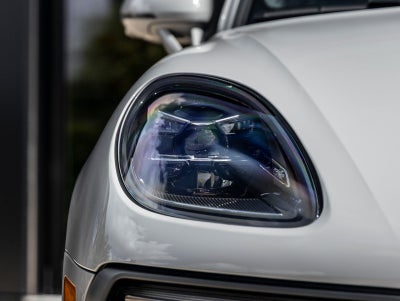 2025 Porsche Macan AWD