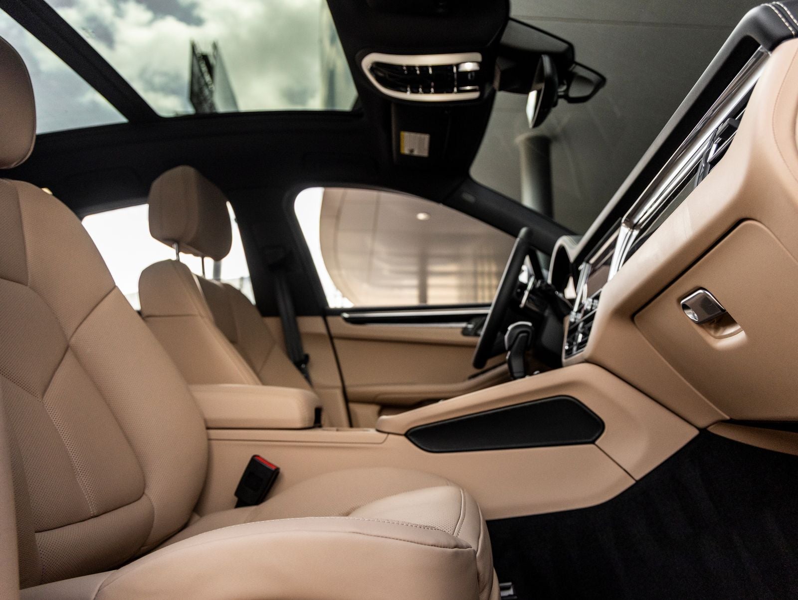 2025 Porsche Macan AWD