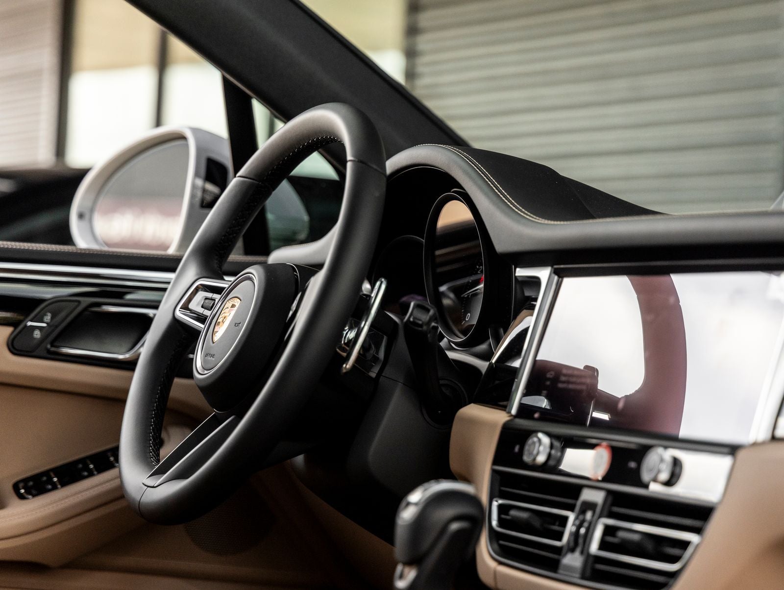 2025 Porsche Macan AWD
