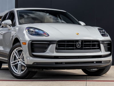 2025 Porsche Macan AWD