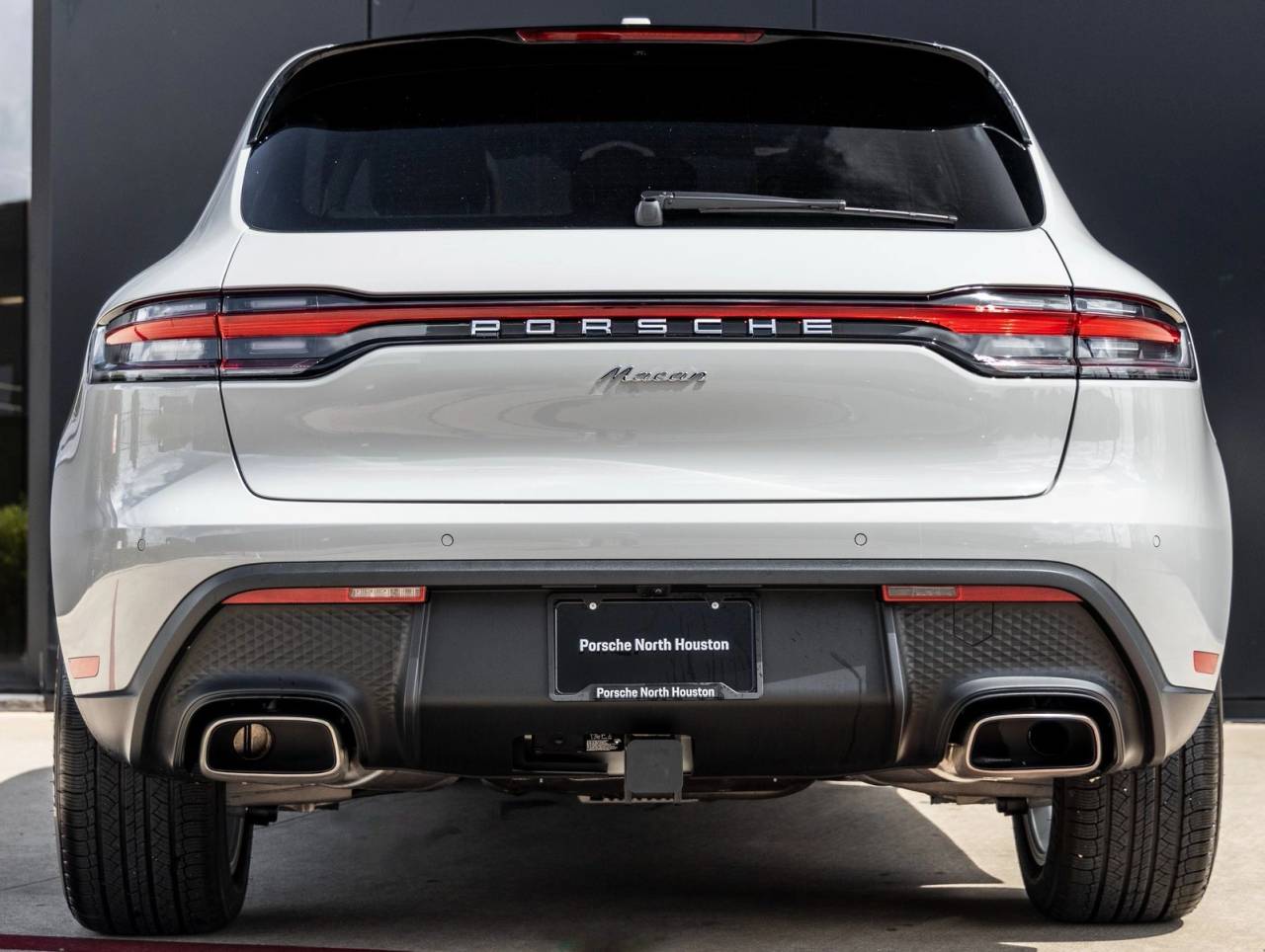 2025 Porsche Macan AWD