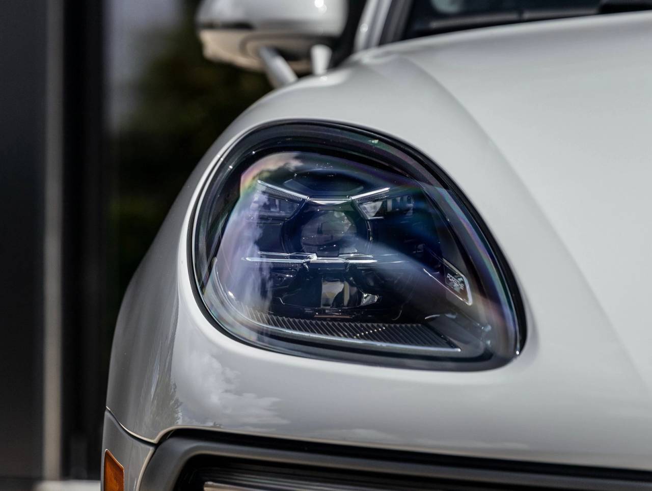 2025 Porsche Macan AWD