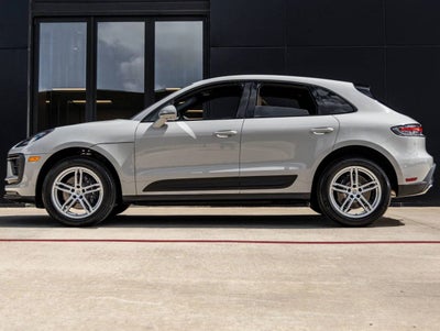 2025 Porsche Macan AWD