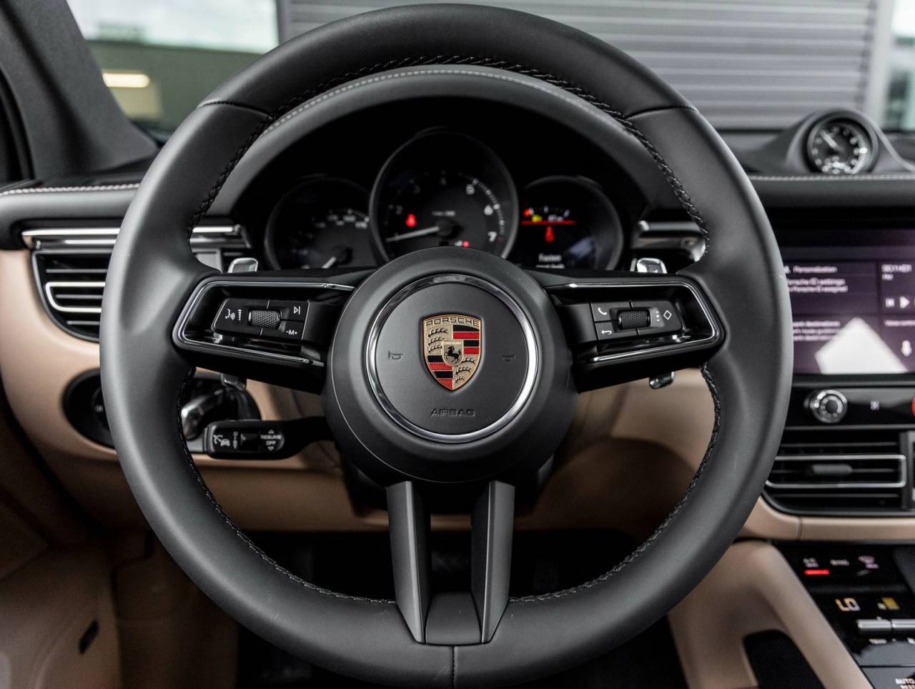 2025 Porsche Macan AWD