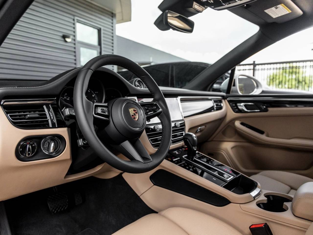 2025 Porsche Macan AWD