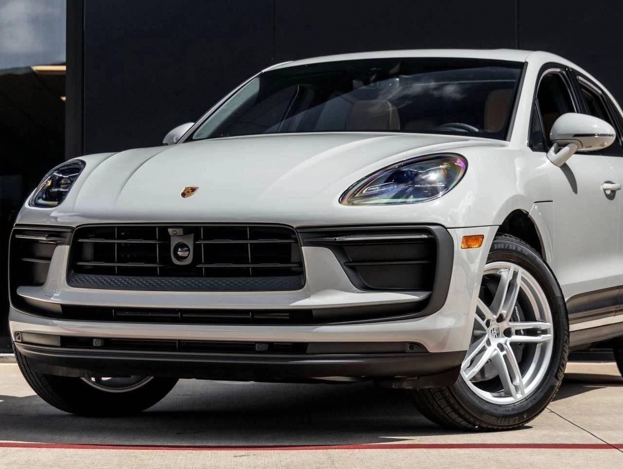 2025 Porsche Macan AWD
