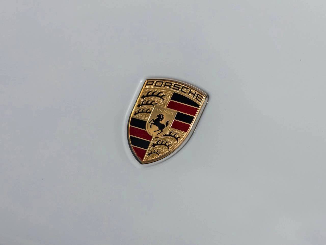 2025 Porsche Macan AWD