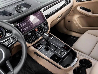 2025 Porsche Macan AWD