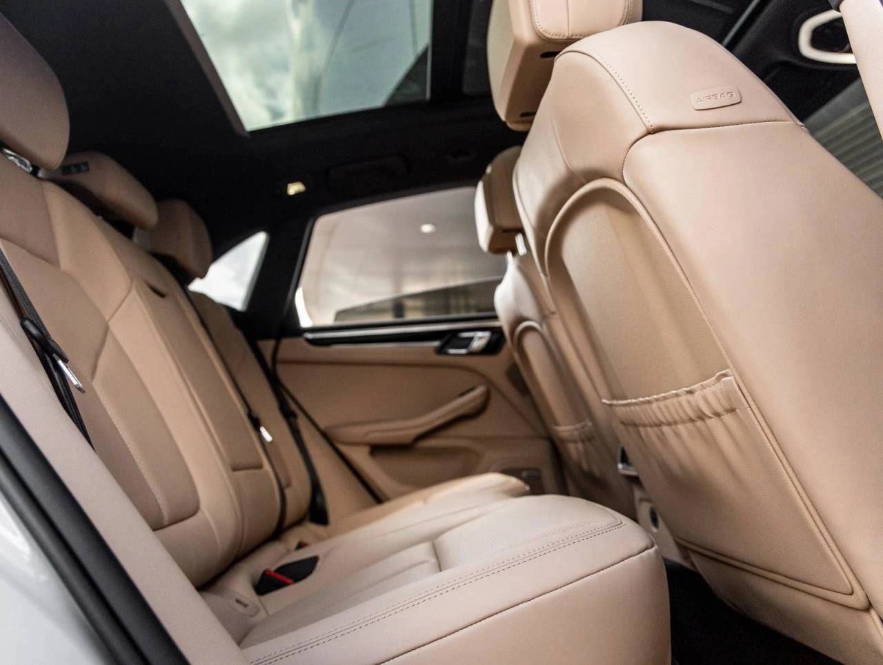 2025 Porsche Macan AWD
