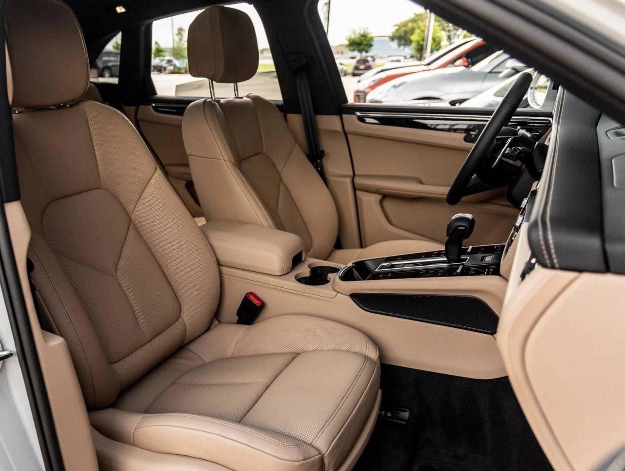 2025 Porsche Macan AWD