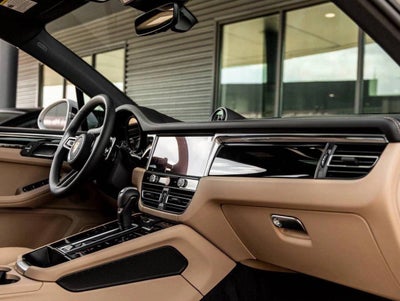 2025 Porsche Macan AWD
