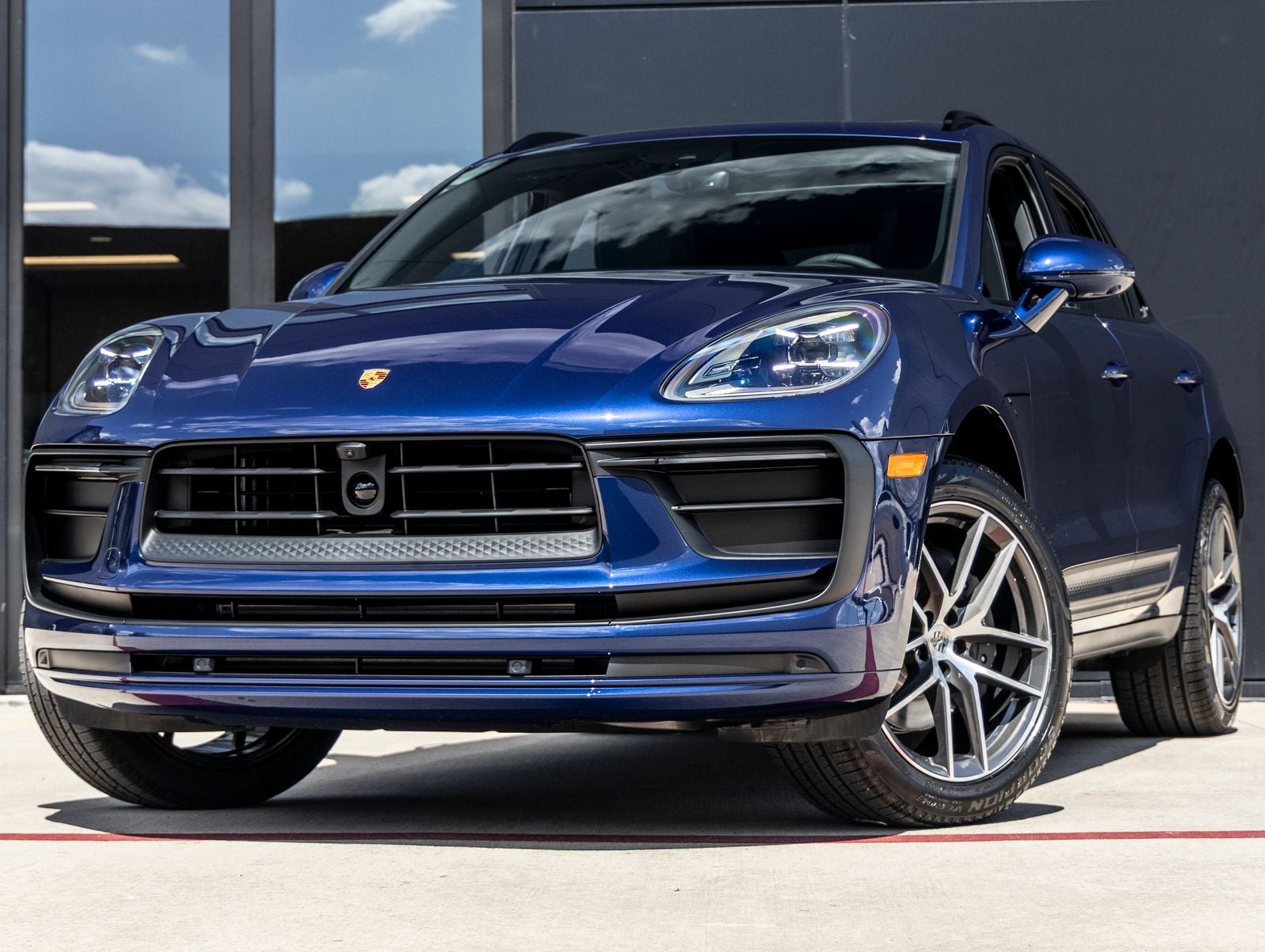 2026 Porsche Macan AWD