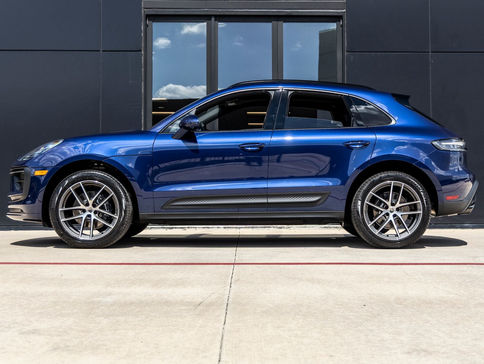 2026 Porsche Macan AWD