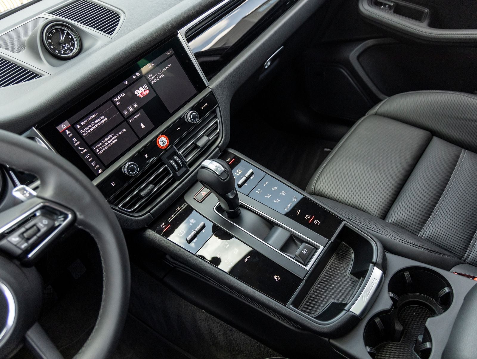 2026 Porsche Macan AWD